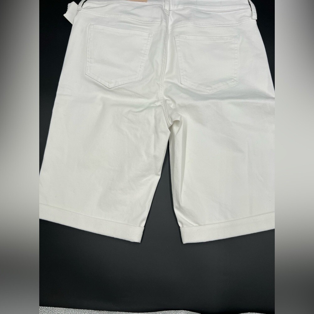 New Women's NYDJ (Not Your Daughters Jeans) Brielle 11"inseam Jean short size 4. - Picture 6 of 8